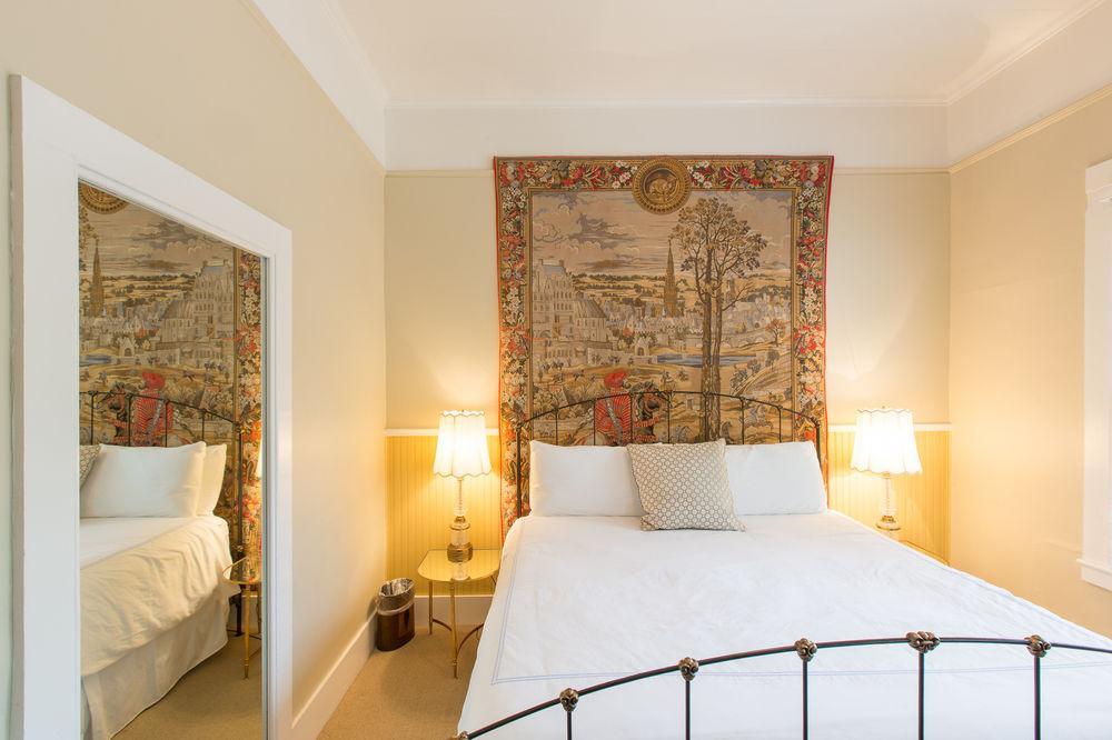 St Helena 4*